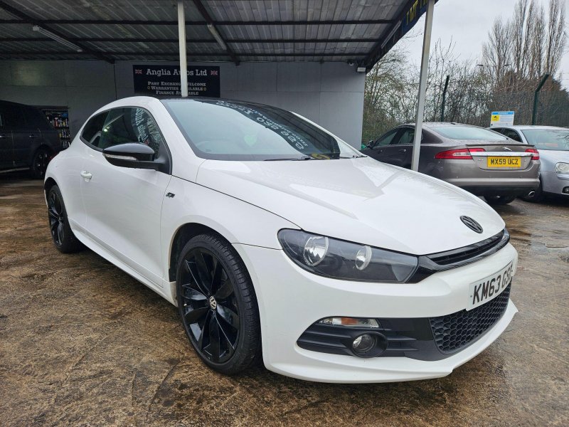 VOLKSWAGEN SCIROCCO 2.0 TDI R-Line DSG Euro 5 3dr (Leather, Nav)